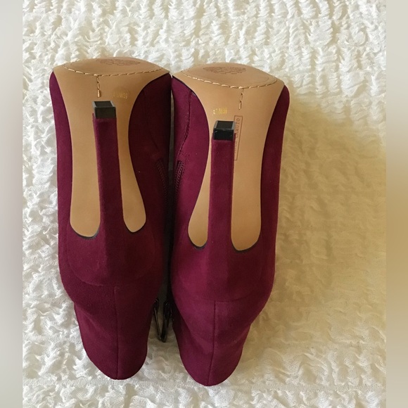 Vince Camuto ankle suede boots NEW - Picture 3 of 5